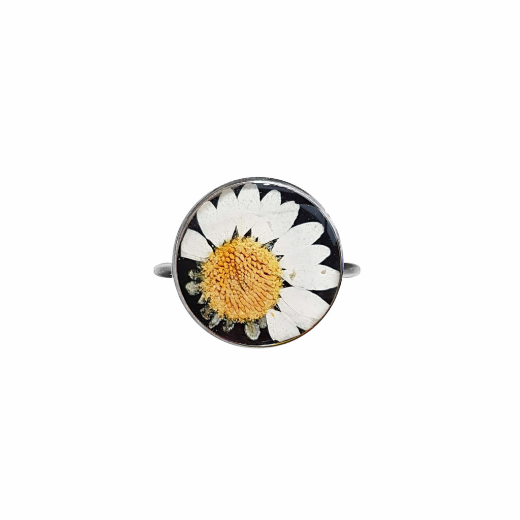 27) OPENING ENGAGEMENT RING BOX 4,6 g -1,5 cm one ring insi Vintage