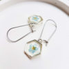 Boucles d'oreilles fleuries ISIDOR ROND - Myosotis - Bijoux fleuris PARIS